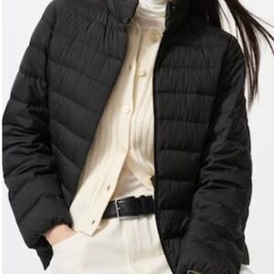 Uniqlo Ultra Light Down Hooded Puffer Jacket in Black SZ M